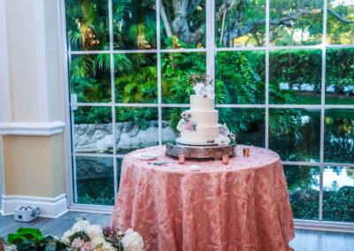 picture of a bridal cake in our south Florida banquet hall